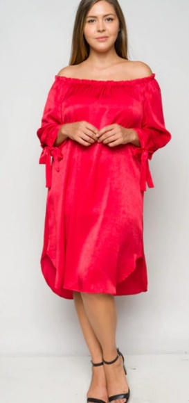 PLUS size on/off shoulder red dress - Picture 3 of 6